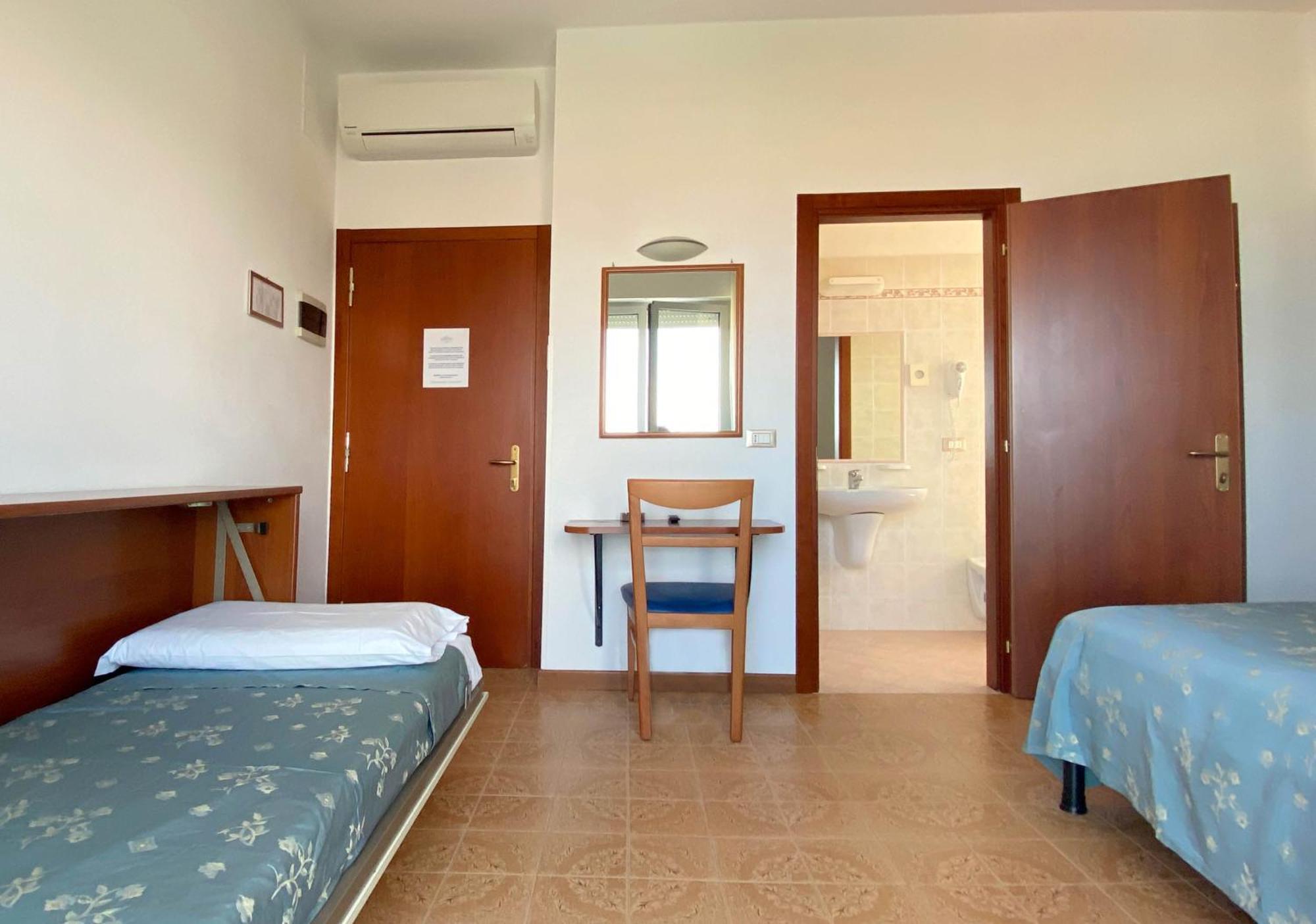 Hotel Sayonara Senigallia Bagian luar foto