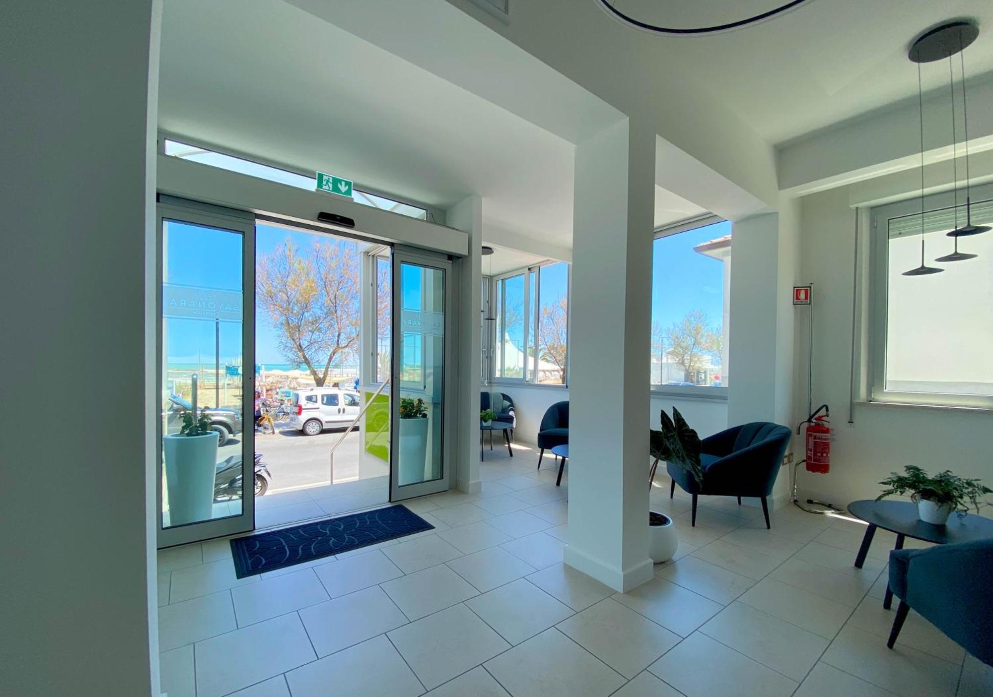 Hotel Sayonara Senigallia Bagian luar foto